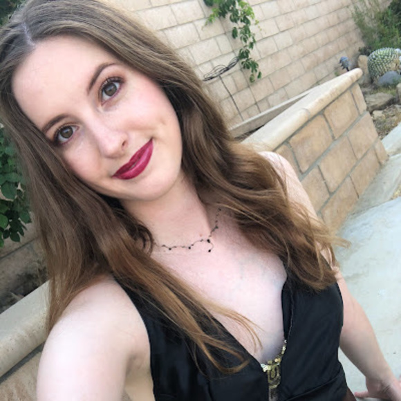 Meet your Posher, Tori - Picture 1 of 1